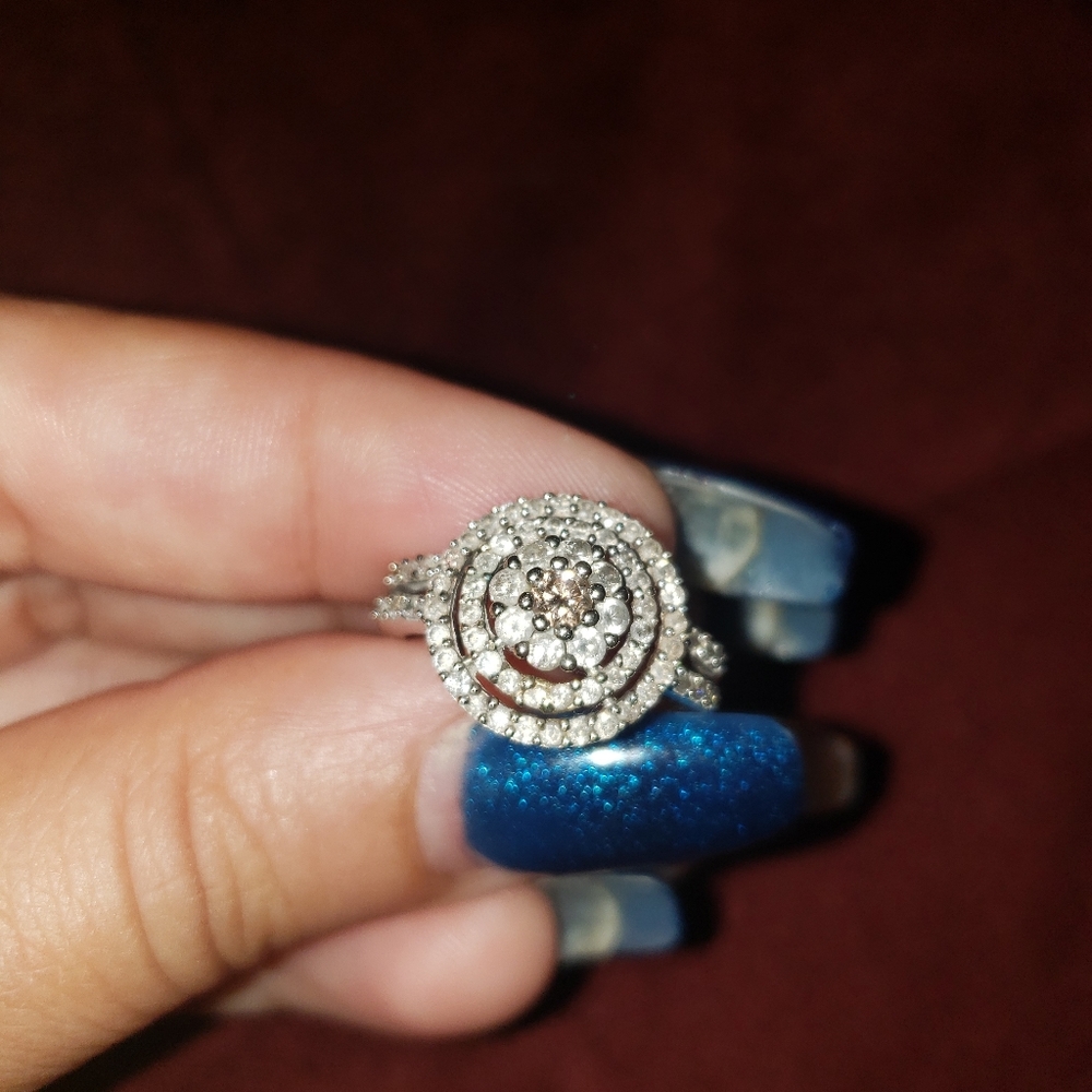 Gold Ring With Real Diamond Accents. Size 6-7